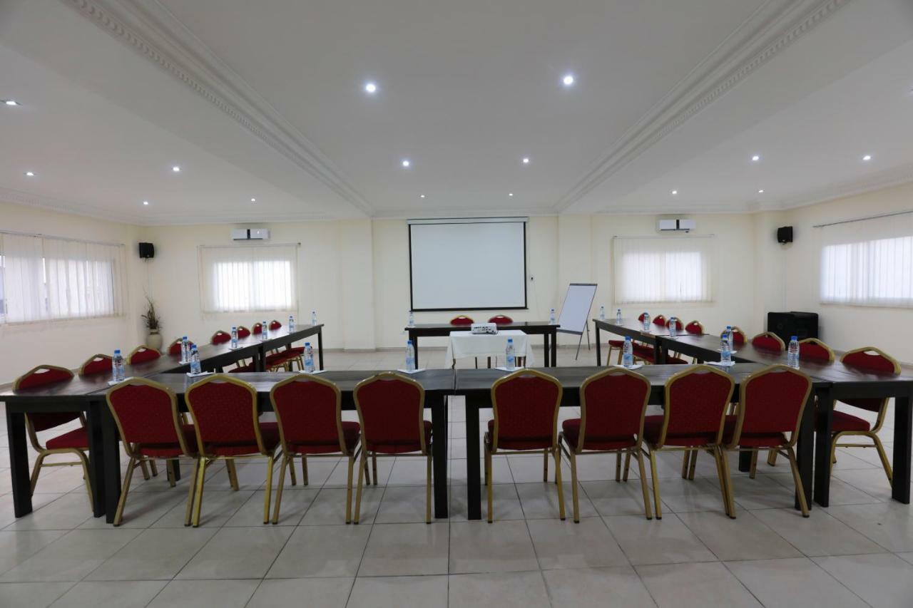 פוינט נואר Hotel Palm Beach מראה חיצוני תמונה